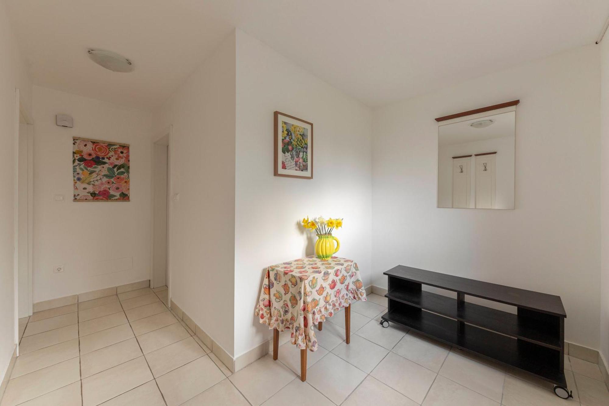 Cozy Garden Flat Appartement